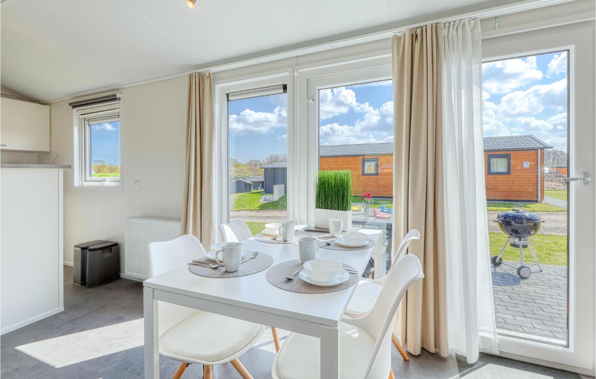 Lovely Home In Suesel With House A Panoramic View Susel Bagian luar foto